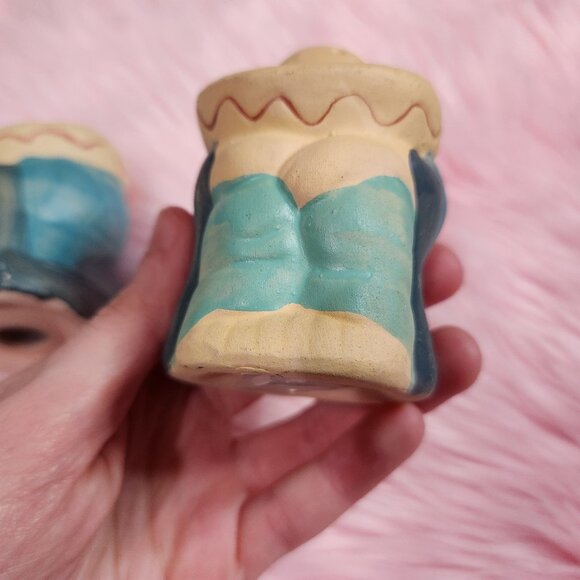 Vintage Mexican Men Sitting Covered with Sombreros Ceramic Hand Painted Salt Pep - Picture 4 of 7